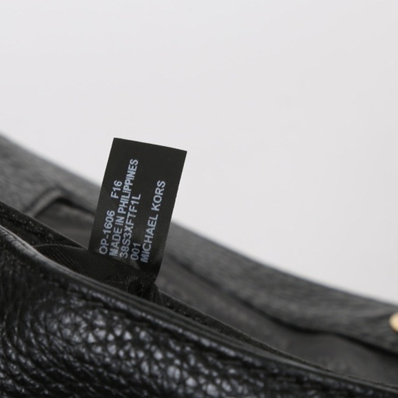 Michael kore Fulton shoulder flap - Picture 7 of 7